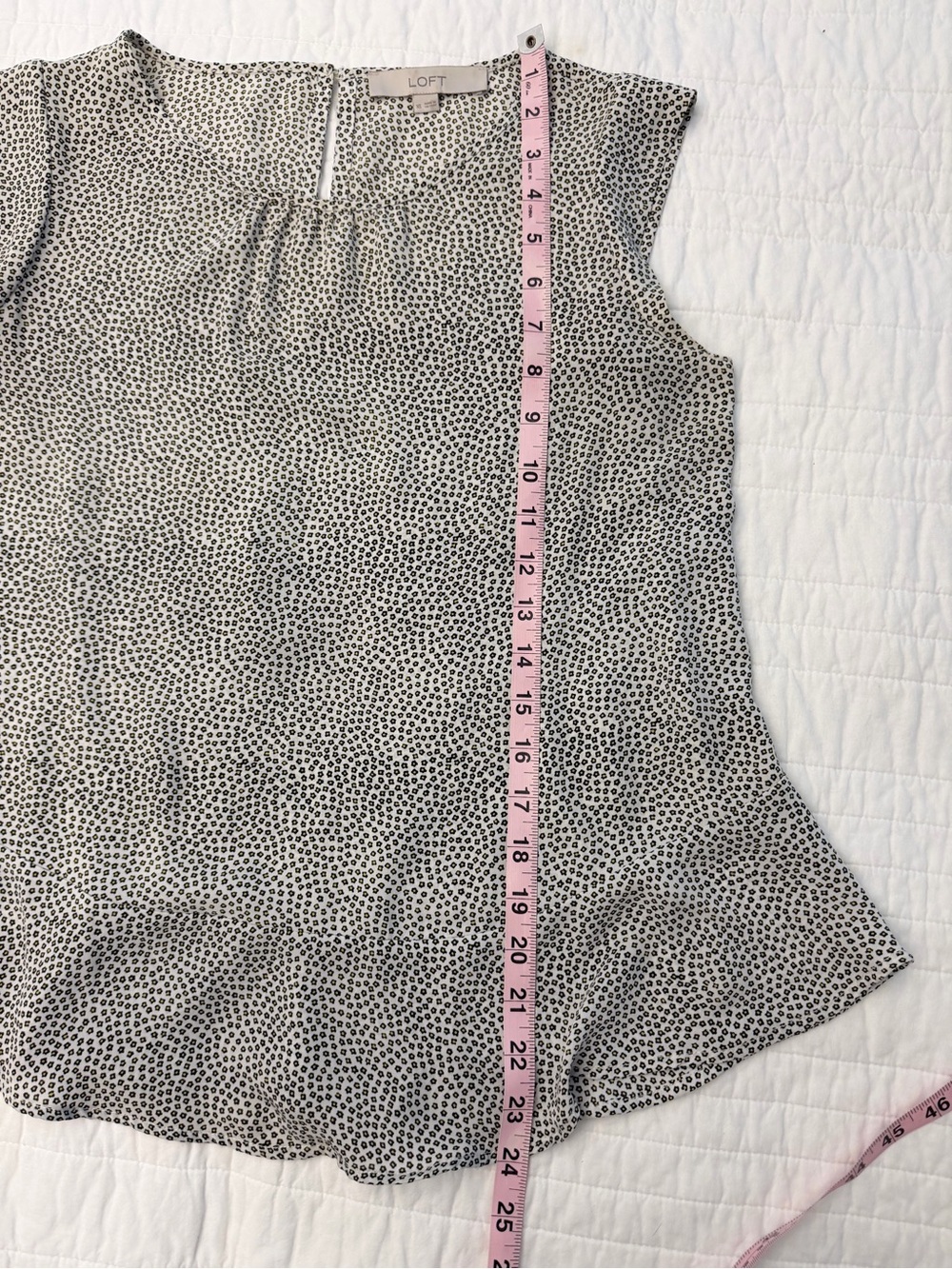 LOFT | Ann Taylor Gray Daisy Pleated Sleeveless Top Size XS - Picture 6 of 7